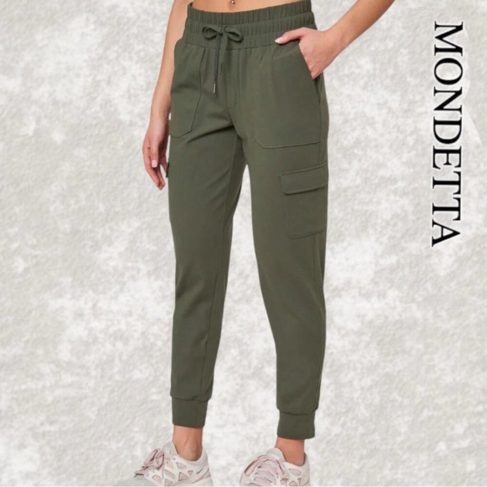 Mondetta | Cargo pants for running cream